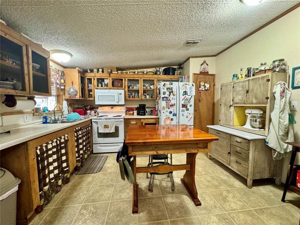 待售: $310,000 (3 贝兹, 2 浴室, 1404 平方英尺)