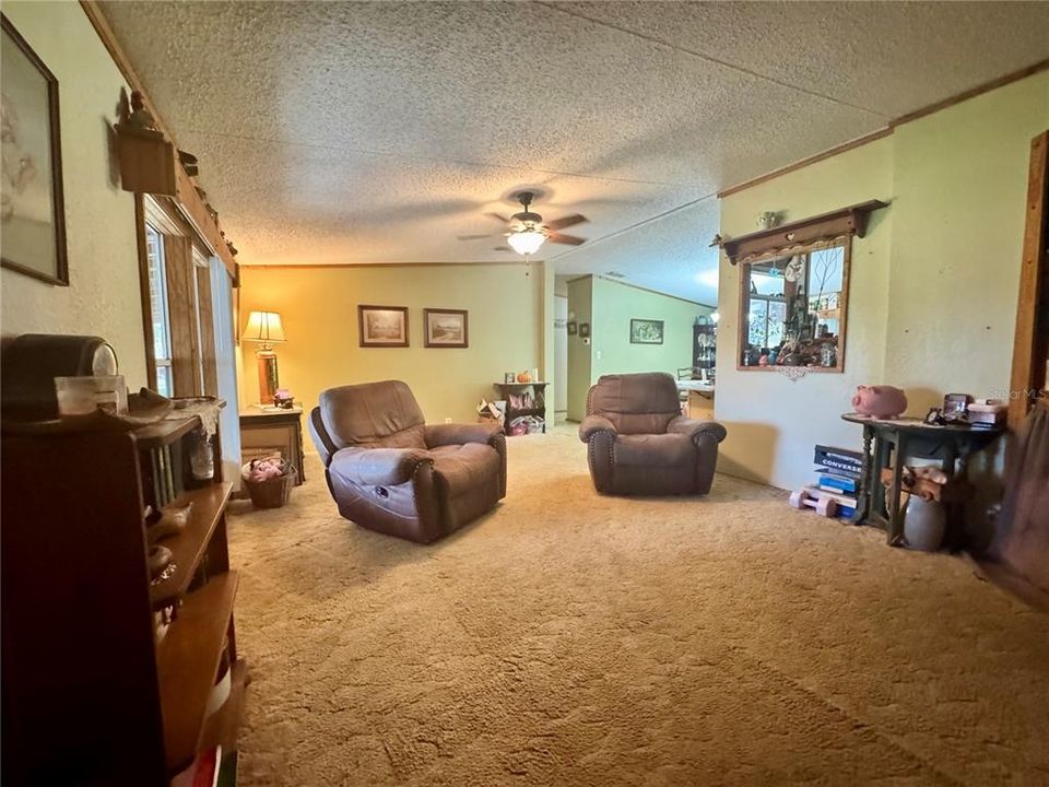 待售: $310,000 (3 贝兹, 2 浴室, 1404 平方英尺)