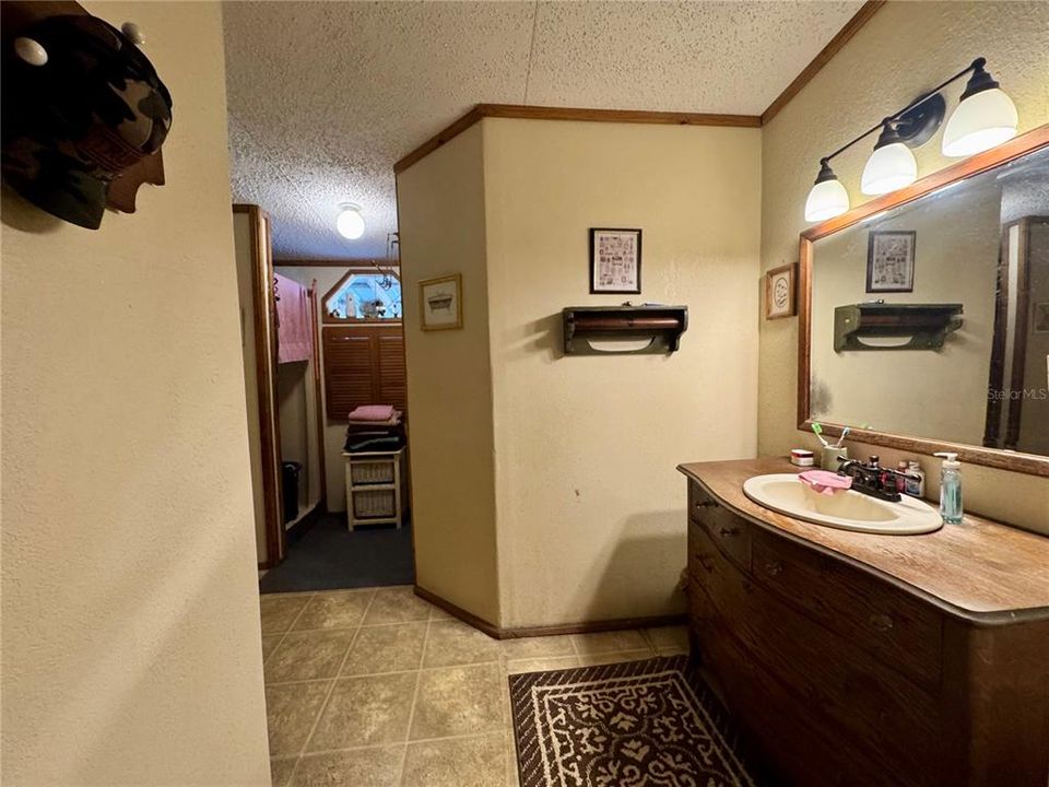 待售: $310,000 (3 贝兹, 2 浴室, 1404 平方英尺)