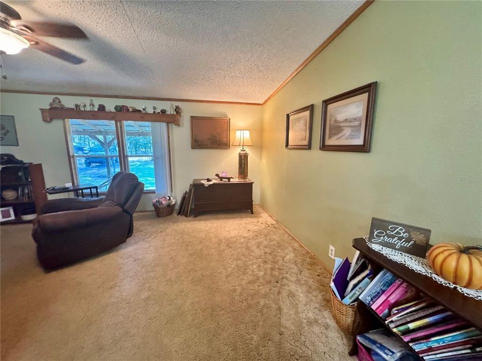 待售: $310,000 (3 贝兹, 2 浴室, 1404 平方英尺)