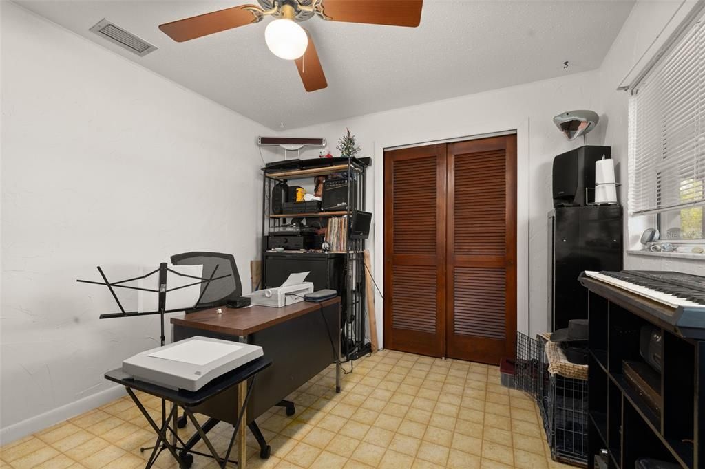 For Sale: $309,000 (3 beds, 2 baths, 1673 Square Feet)