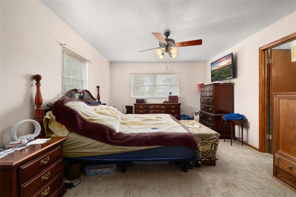 For Sale: $309,000 (3 beds, 2 baths, 1673 Square Feet)