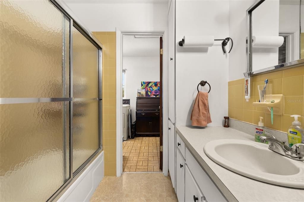 For Sale: $309,000 (3 beds, 2 baths, 1673 Square Feet)