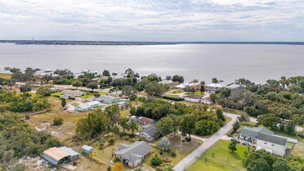 For Sale: $309,000 (3 beds, 2 baths, 1673 Square Feet)