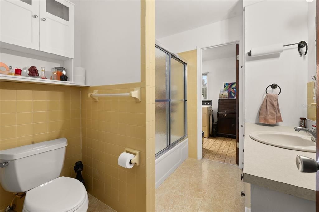 For Sale: $309,000 (3 beds, 2 baths, 1673 Square Feet)