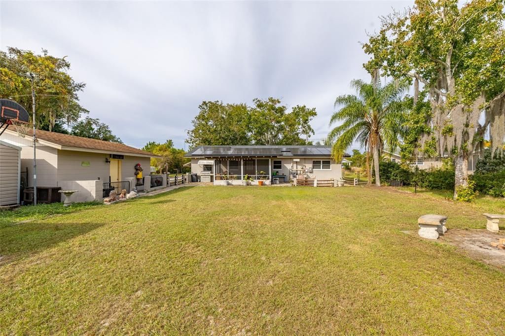 For Sale: $309,000 (3 beds, 2 baths, 1673 Square Feet)