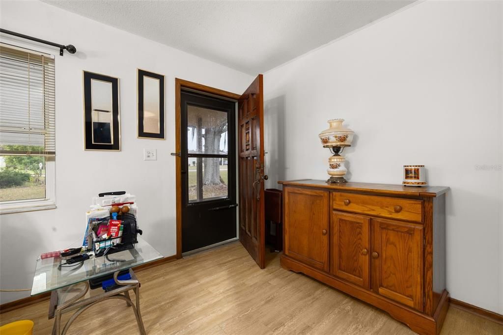 For Sale: $309,000 (3 beds, 2 baths, 1673 Square Feet)