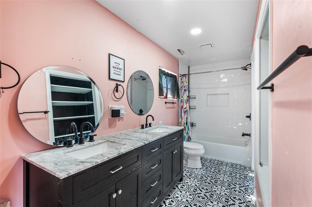 For Sale: $325,000 (4 beds, 2 baths, 2243 Square Feet)