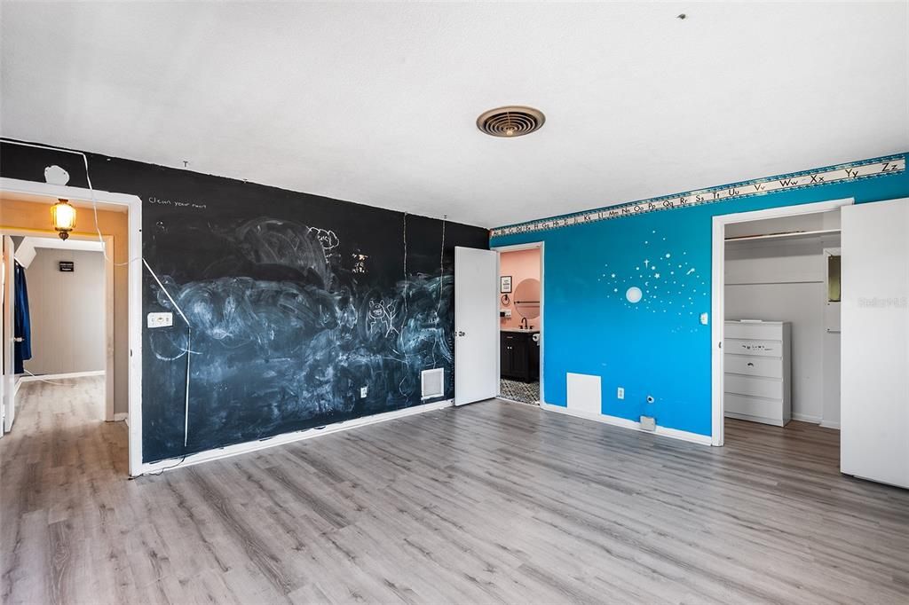 For Sale: $325,000 (4 beds, 2 baths, 2243 Square Feet)