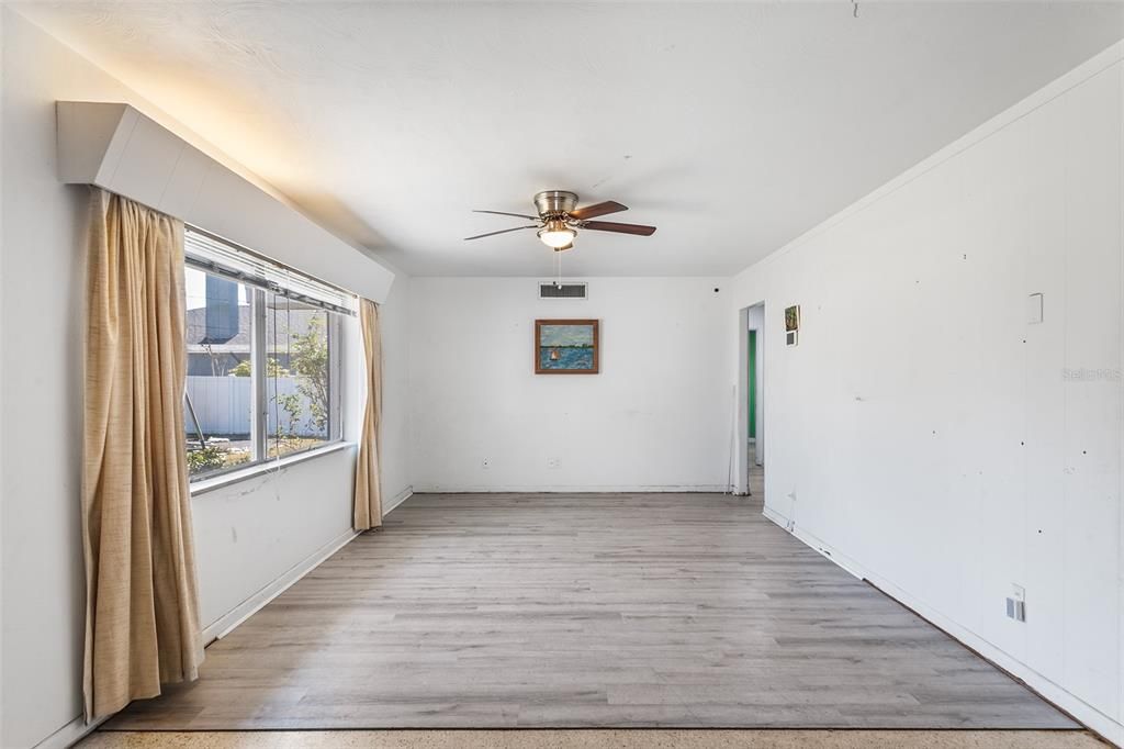 For Sale: $325,000 (4 beds, 2 baths, 2243 Square Feet)