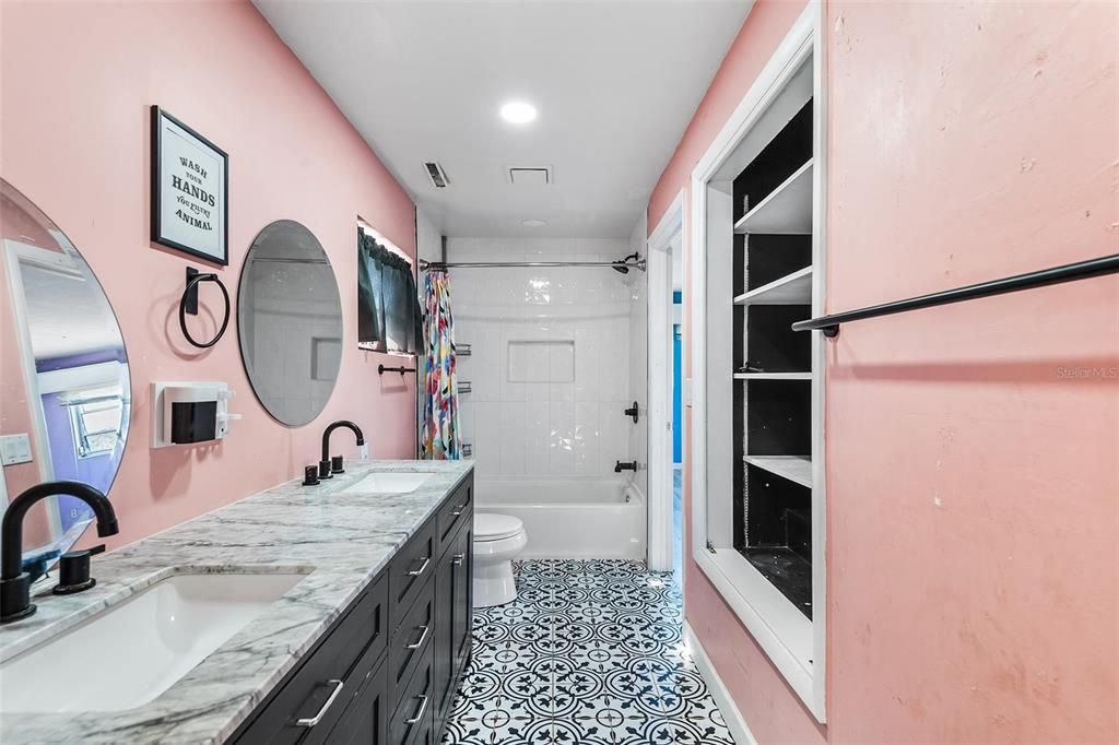 For Sale: $325,000 (4 beds, 2 baths, 2243 Square Feet)