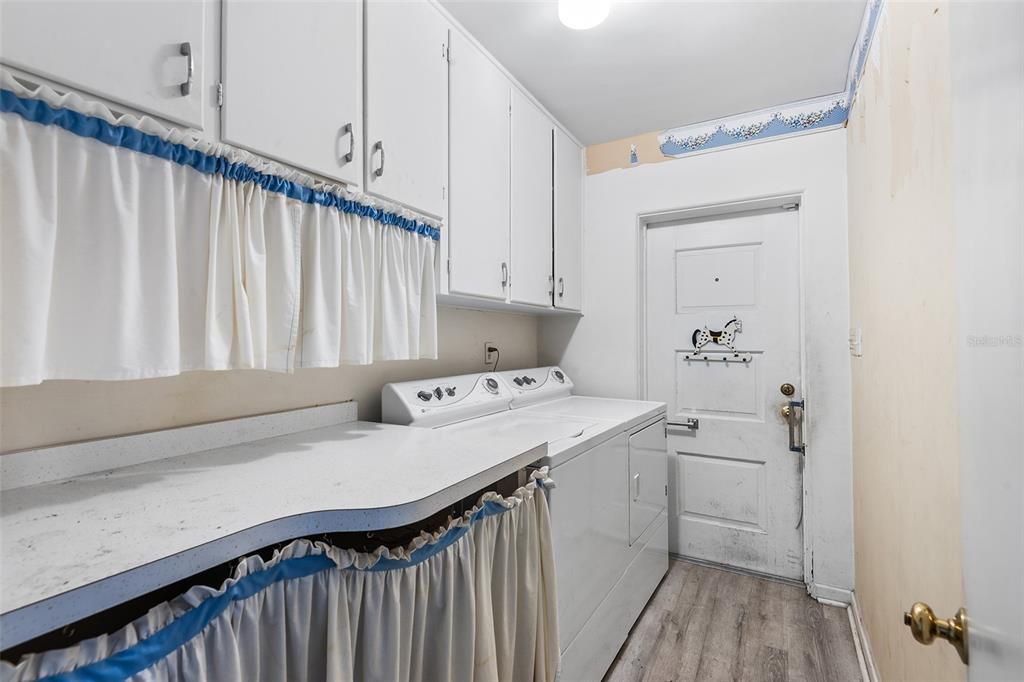 For Sale: $325,000 (4 beds, 2 baths, 2243 Square Feet)