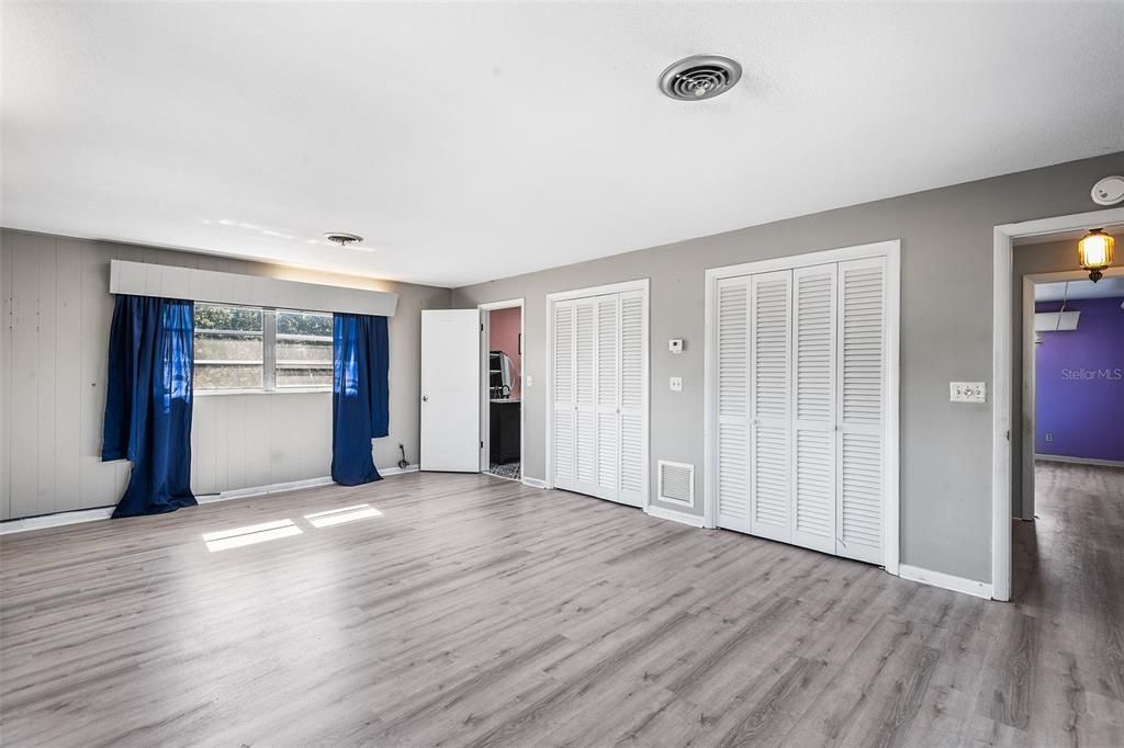 For Sale: $325,000 (4 beds, 2 baths, 2243 Square Feet)