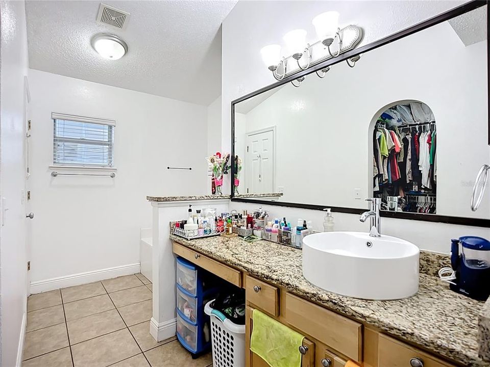 En Venta: $339,900 (3 camas, 2 baños, 1617 Pies cuadrados)