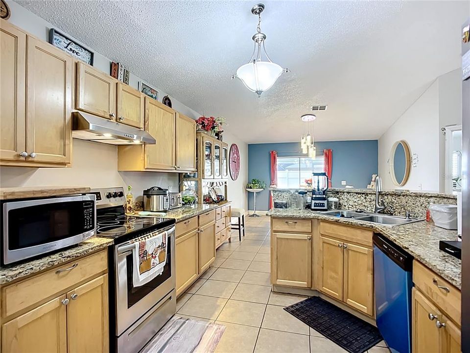 En Venta: $339,900 (3 camas, 2 baños, 1617 Pies cuadrados)