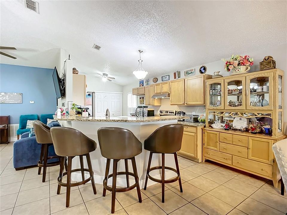 En Venta: $339,900 (3 camas, 2 baños, 1617 Pies cuadrados)