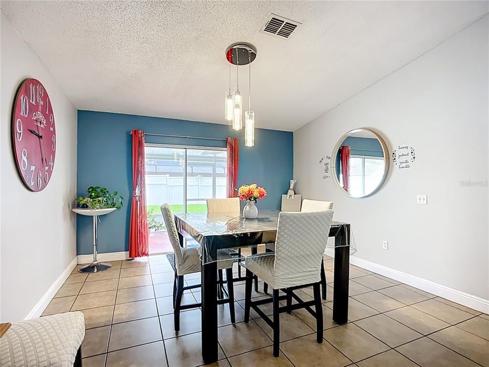 En Venta: $339,900 (3 camas, 2 baños, 1617 Pies cuadrados)