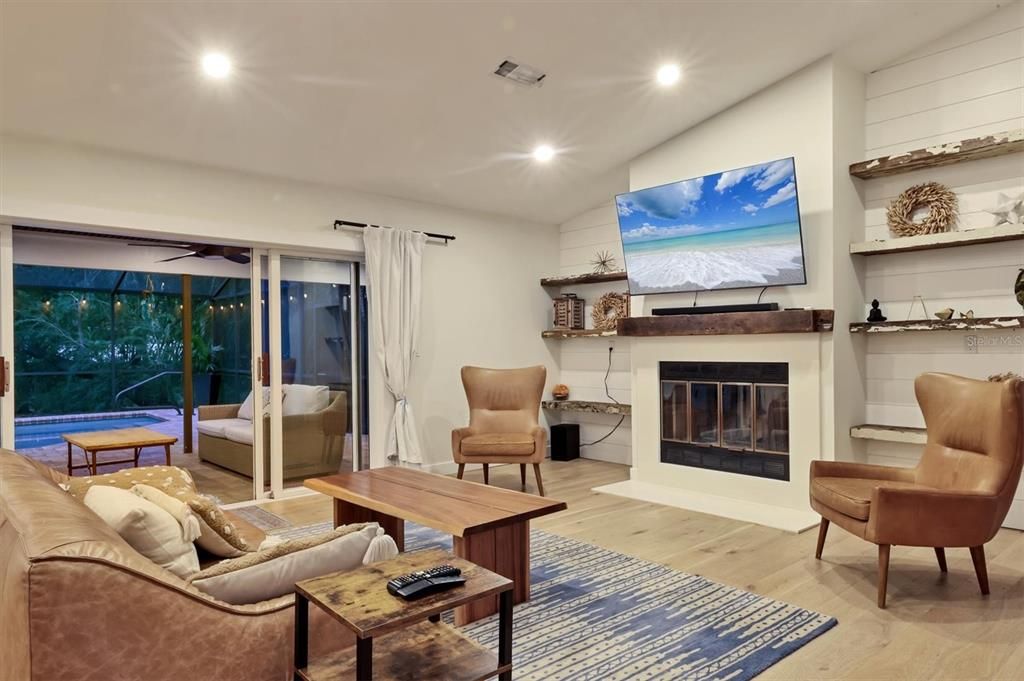 For Sale: $980,000 (4 beds, 3 baths, 2590 Square Feet)