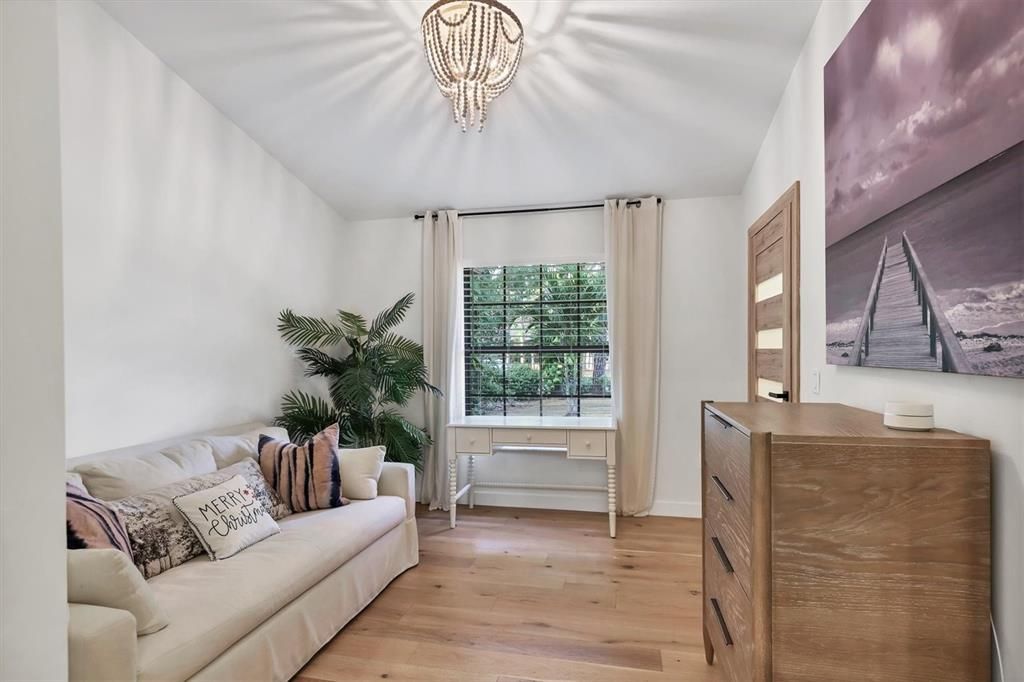 For Sale: $980,000 (4 beds, 3 baths, 2590 Square Feet)