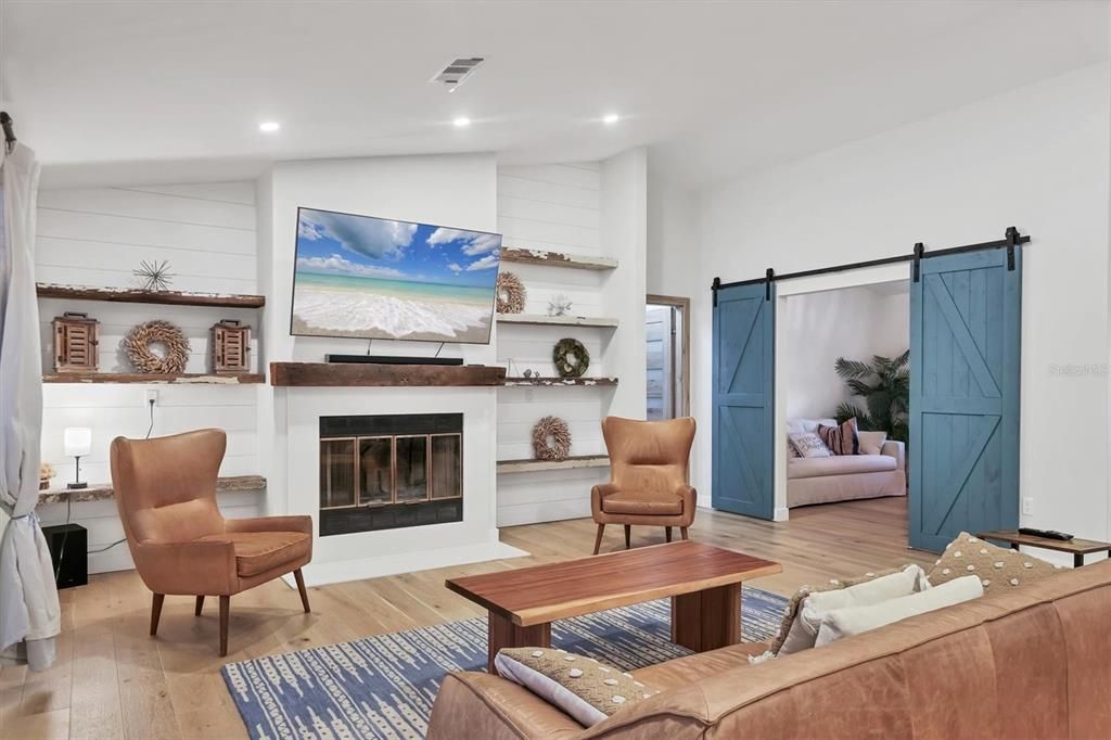 For Sale: $980,000 (4 beds, 3 baths, 2590 Square Feet)