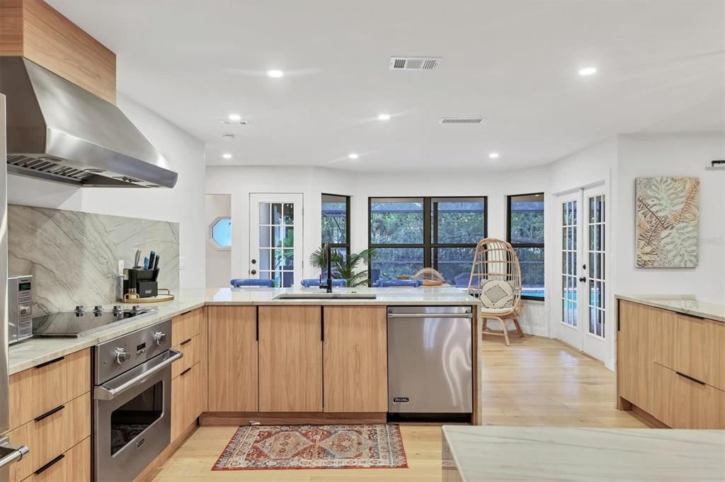 For Sale: $980,000 (4 beds, 3 baths, 2590 Square Feet)