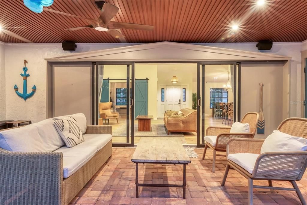 For Sale: $980,000 (4 beds, 3 baths, 2590 Square Feet)