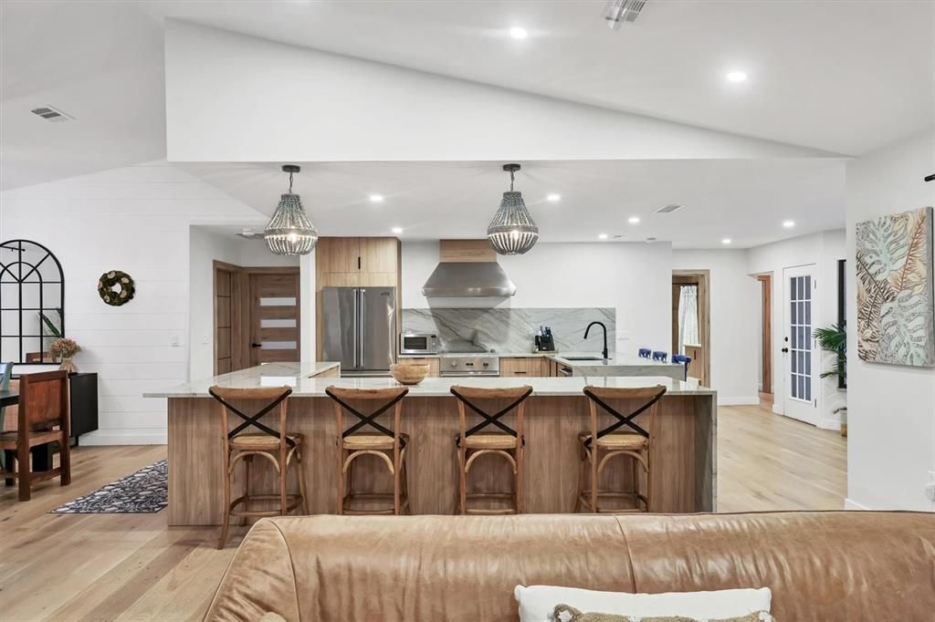 For Sale: $980,000 (4 beds, 3 baths, 2590 Square Feet)