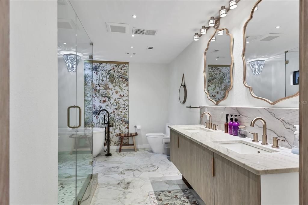 For Sale: $980,000 (4 beds, 3 baths, 2590 Square Feet)