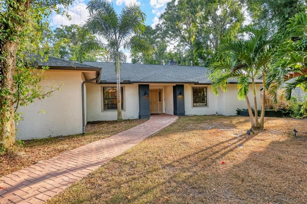 For Sale: $980,000 (4 beds, 3 baths, 2590 Square Feet)