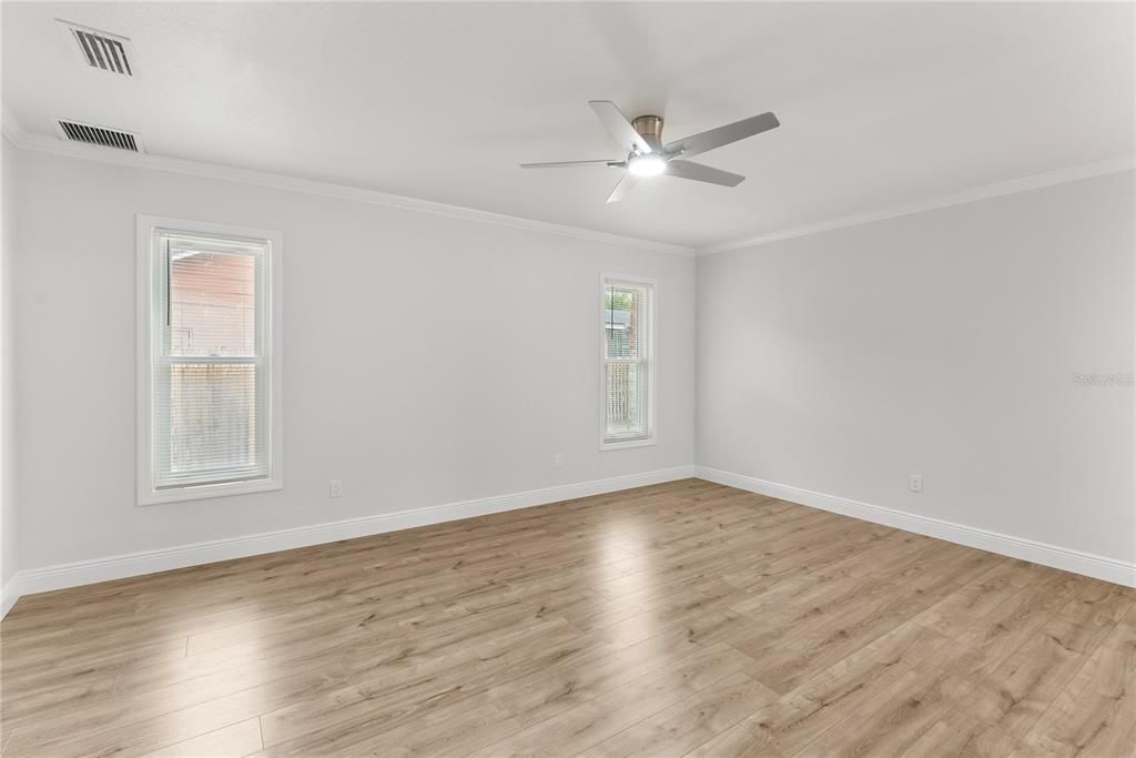 На продажу: $619,900 (4 спален, 2 ванн, 2436 Квадратных фут)