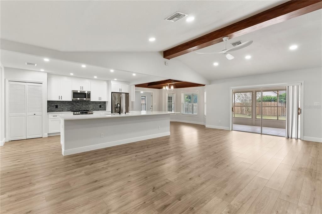 На продажу: $619,900 (4 спален, 2 ванн, 2436 Квадратных фут)