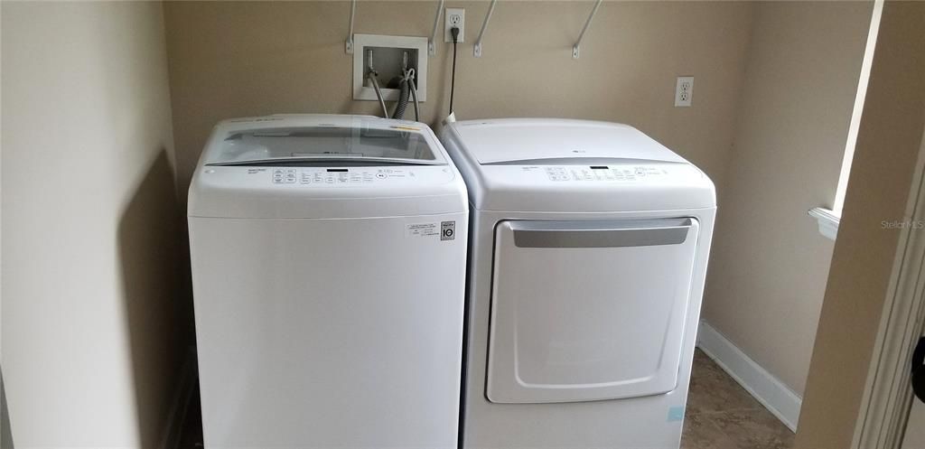 Active With Contract: $2,299 (3 beds, 2 baths, 1485 Square Feet)