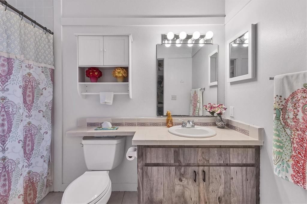 En Venta: $295,000 (2 camas, 2 baños, 1020 Pies cuadrados)