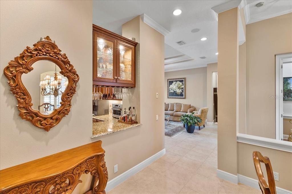 合同活跃: $950,000 (4 贝兹, 3 浴室, 2838 平方英尺)