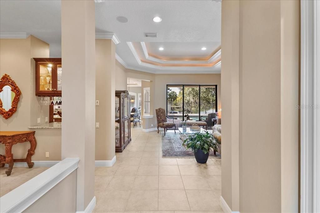 合同活跃: $950,000 (4 贝兹, 3 浴室, 2838 平方英尺)