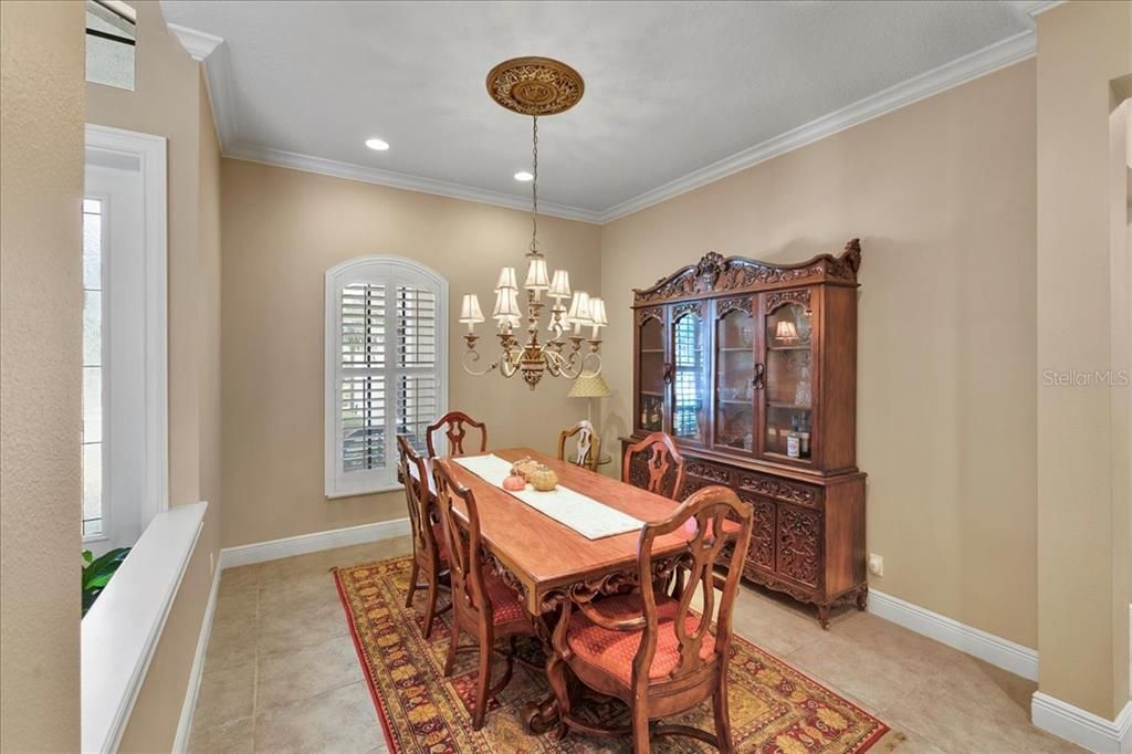 合同活跃: $950,000 (4 贝兹, 3 浴室, 2838 平方英尺)