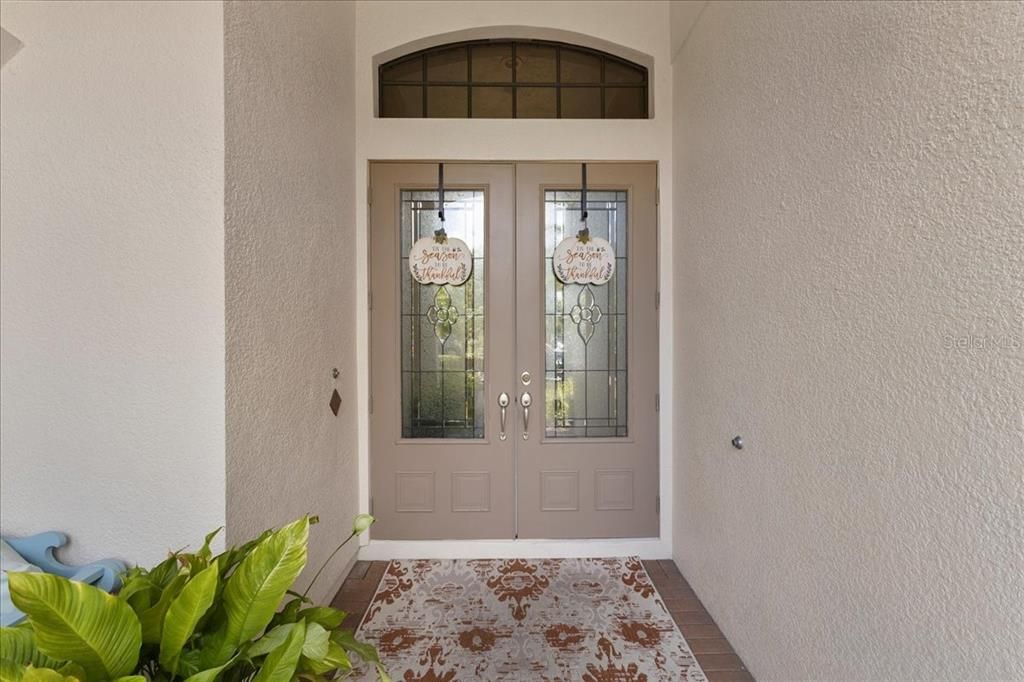 合同活跃: $950,000 (4 贝兹, 3 浴室, 2838 平方英尺)