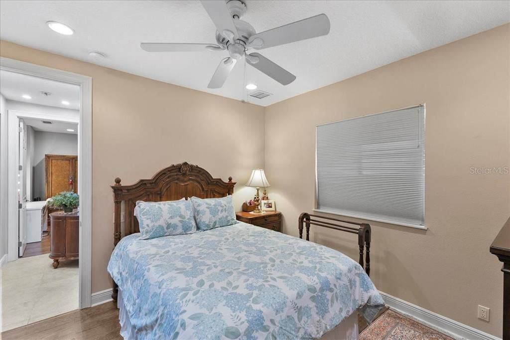 合同活跃: $950,000 (4 贝兹, 3 浴室, 2838 平方英尺)