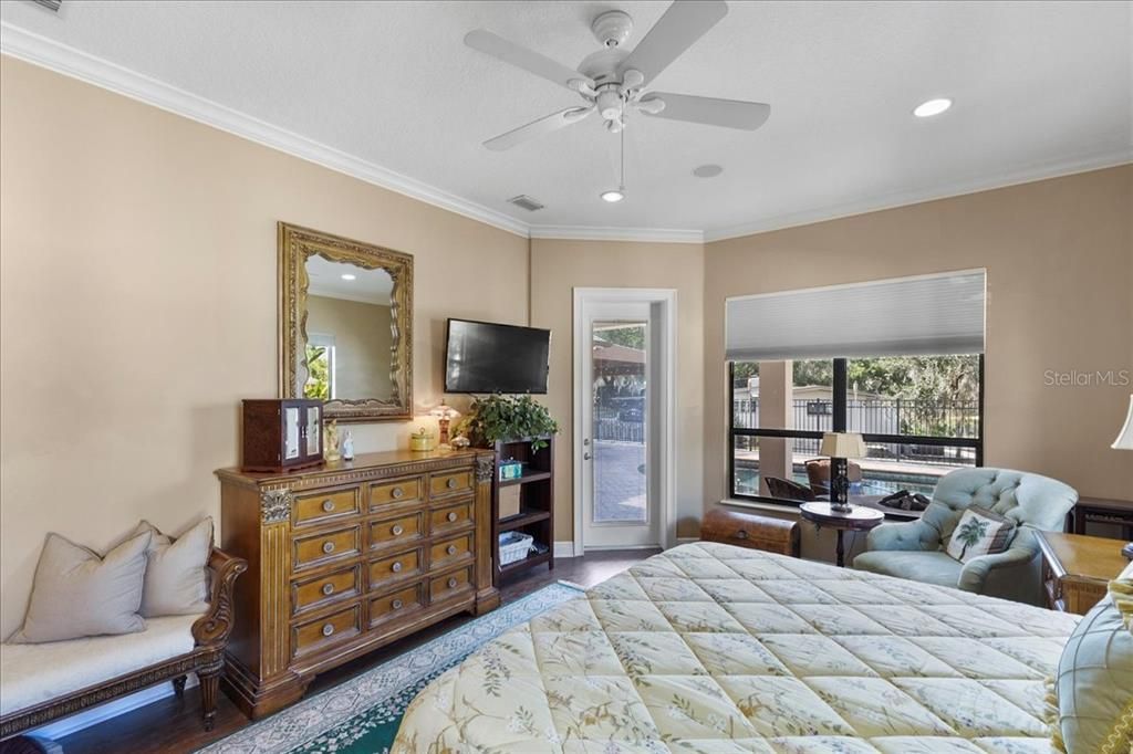 合同活跃: $950,000 (4 贝兹, 3 浴室, 2838 平方英尺)