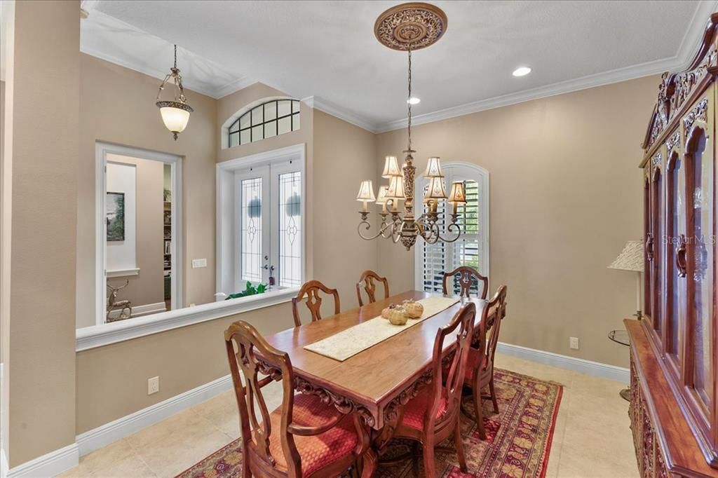 合同活跃: $950,000 (4 贝兹, 3 浴室, 2838 平方英尺)