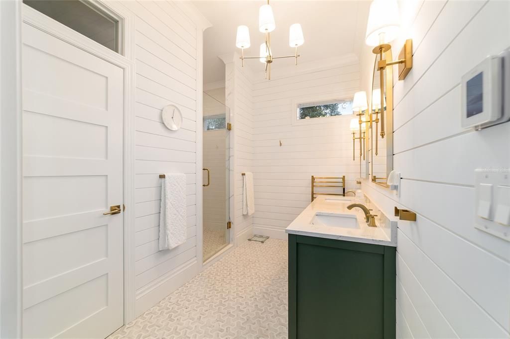 En Venta: $950,000 (4 camas, 3 baños, 2583 Pies cuadrados)