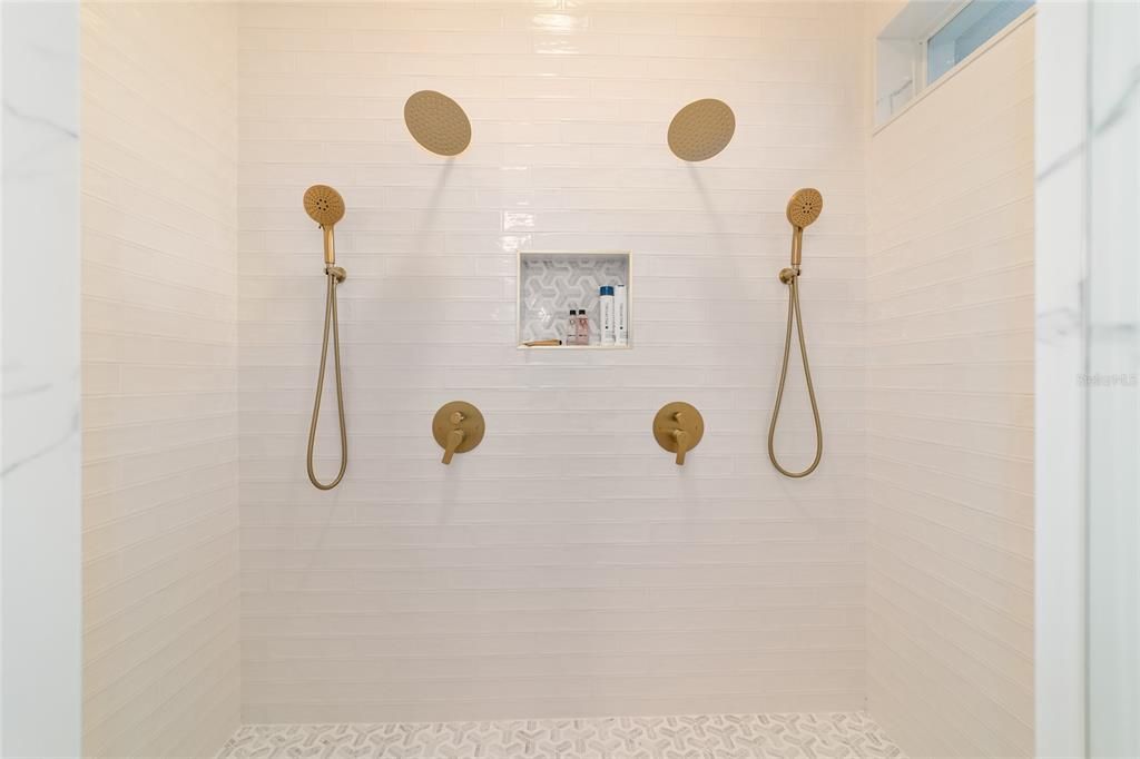 En Venta: $950,000 (4 camas, 3 baños, 2583 Pies cuadrados)