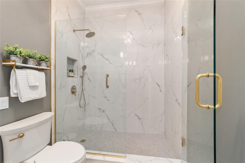 En Venta: $950,000 (4 camas, 3 baños, 2583 Pies cuadrados)