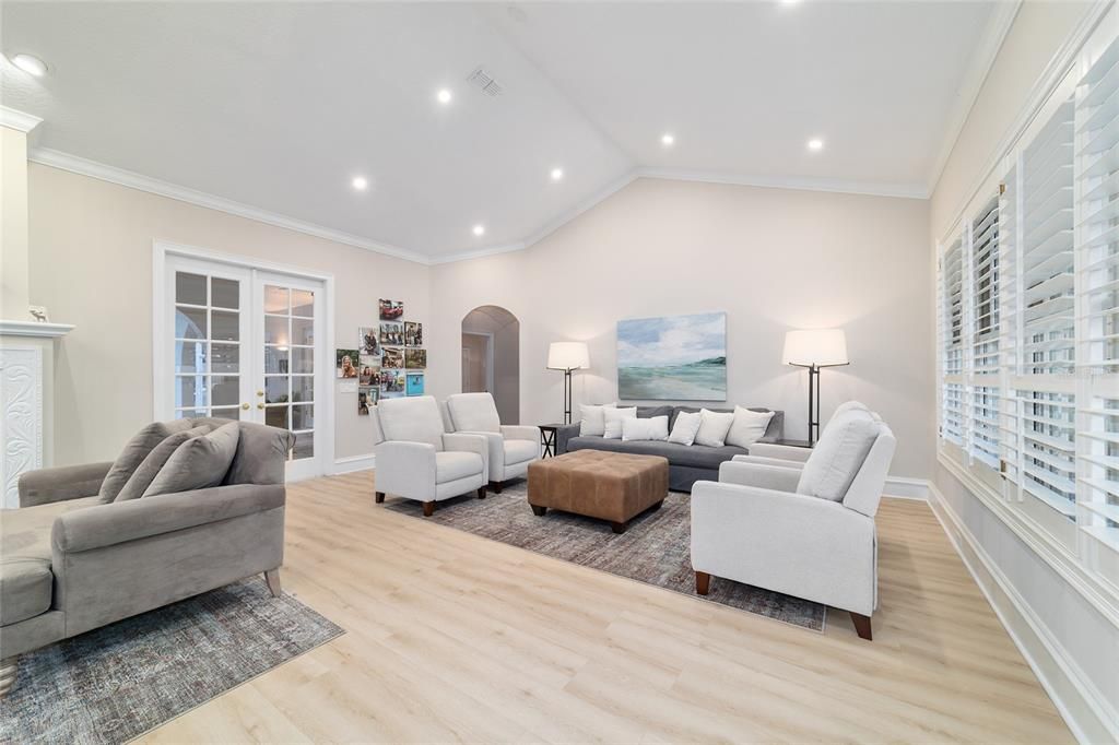 En Venta: $950,000 (4 camas, 3 baños, 2583 Pies cuadrados)