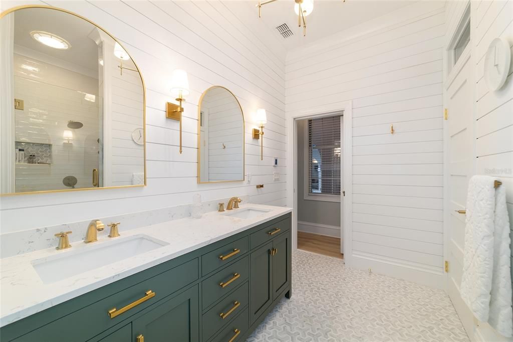 En Venta: $950,000 (4 camas, 3 baños, 2583 Pies cuadrados)