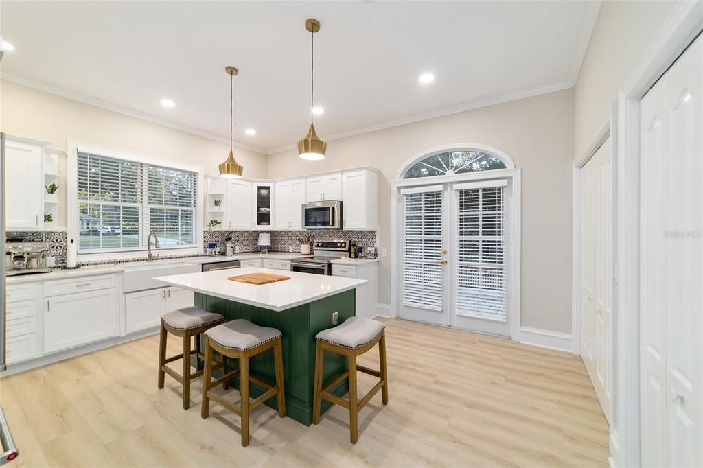 En Venta: $950,000 (4 camas, 3 baños, 2583 Pies cuadrados)