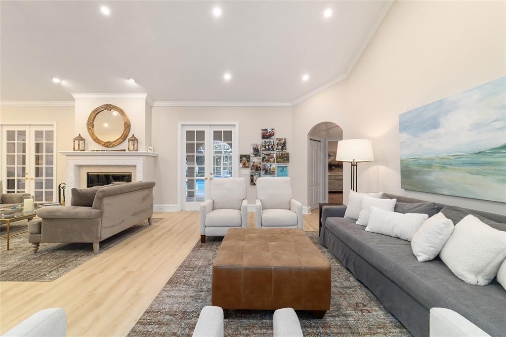 En Venta: $950,000 (4 camas, 3 baños, 2583 Pies cuadrados)