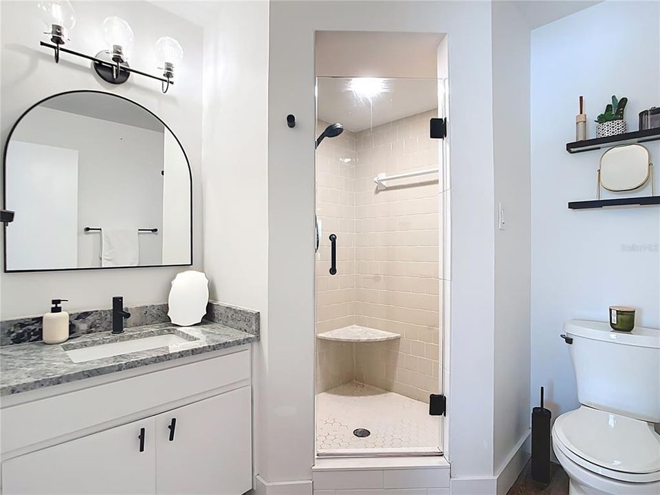 待售: $305,000 (2 贝兹, 2 浴室, 941 平方英尺)