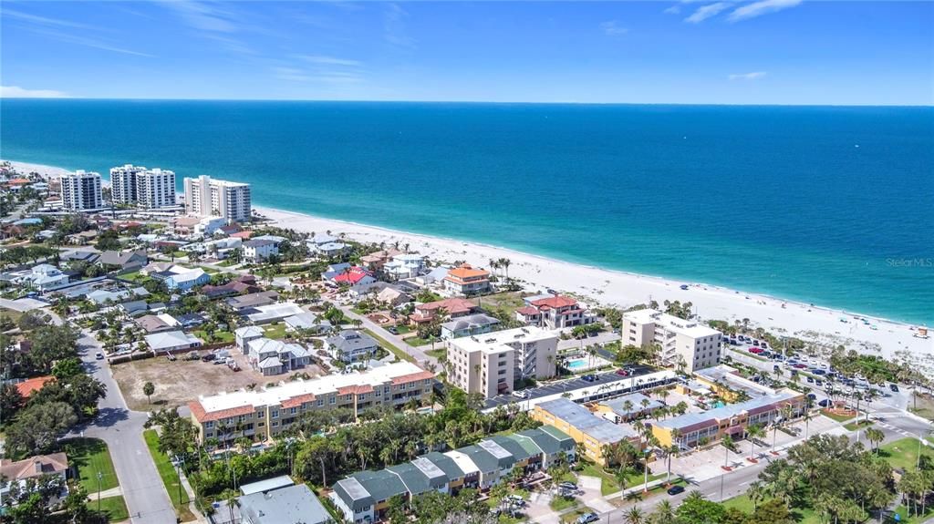 待售: $305,000 (2 贝兹, 2 浴室, 941 平方英尺)