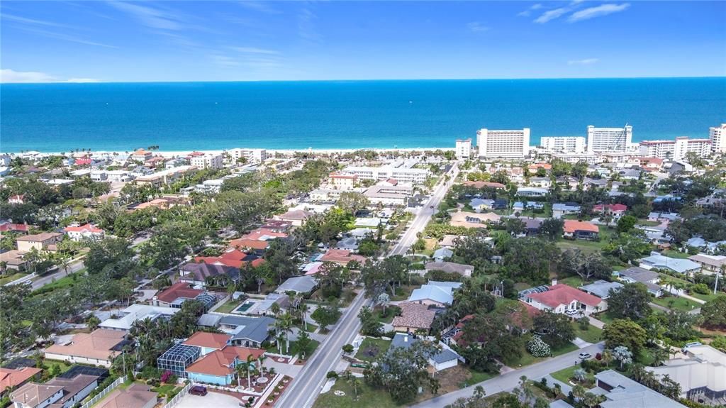 待售: $305,000 (2 贝兹, 2 浴室, 941 平方英尺)